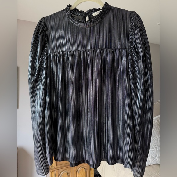 Lavender Brown Tops - Lavender Brown Metallic Silver & Black Pleated Long Sleeve Ruffle Neck Top, sz L
